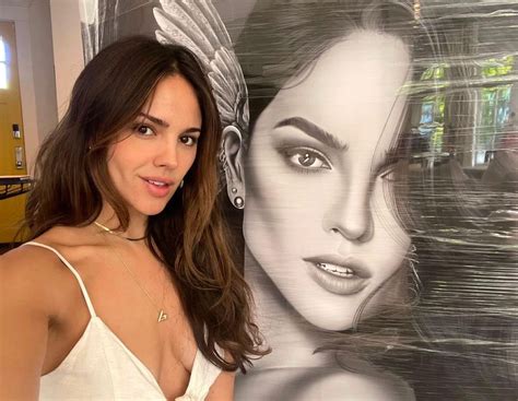 eiza gonzalez nude|Eiza González poses naked but covered in body art